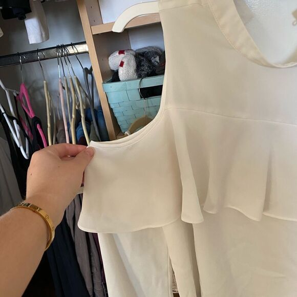White forever 21 blouse open shoulder - Picture 2 of 4